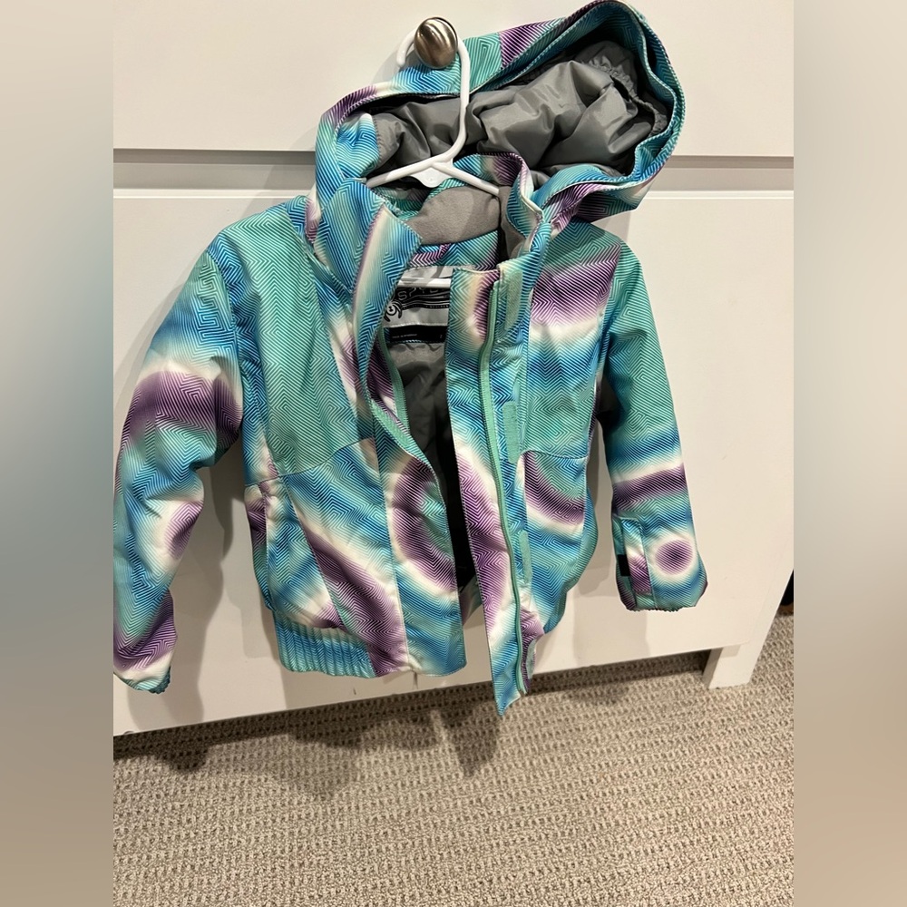 Spyder Multicolor Geometric winter ski Jacket - 2T excellent condition
